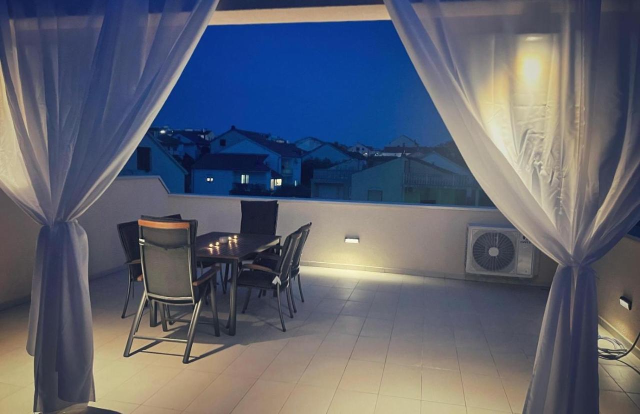 Ferienwohnung Olive Oasis Penthouse With Jacuzzi Zadar Exterior foto